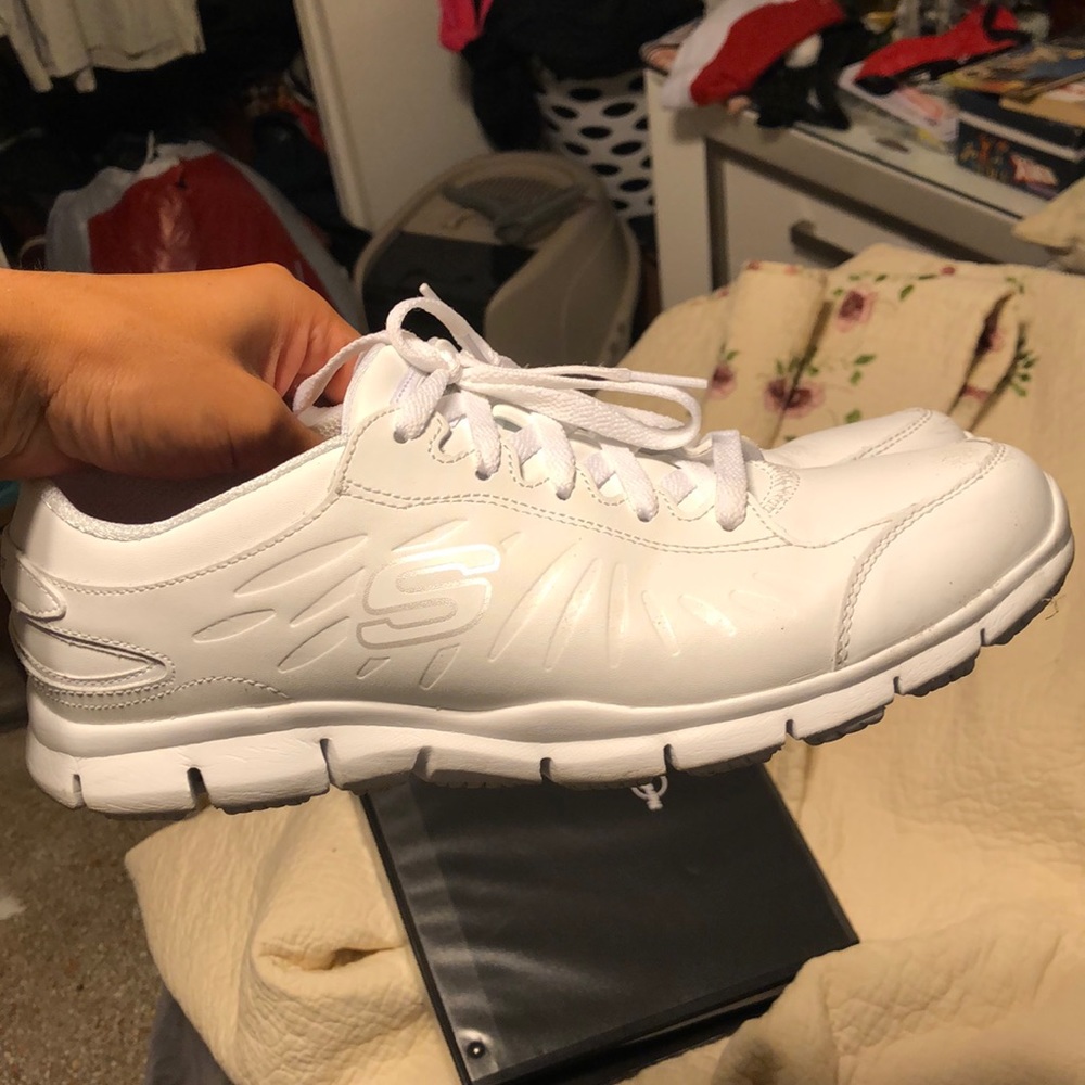 Sketchers non slips